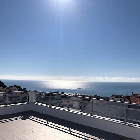 North Breeze - 2 Bedroom With Rooftop Pool