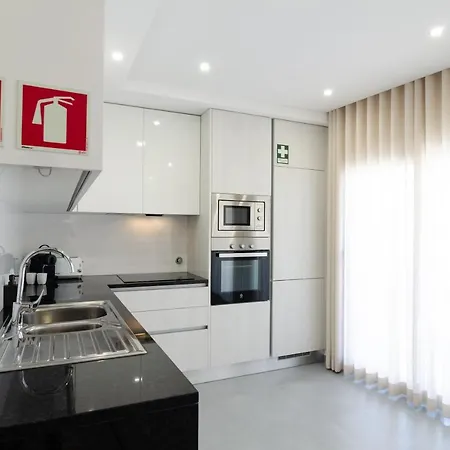 North Breeze - 2 Bedroom With Rooftop Pool