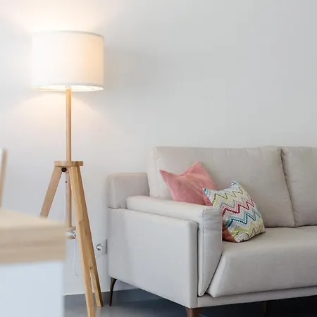 North Breeze - 2 Bedroom With Rooftop Pool