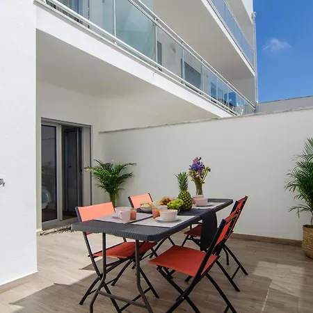 Apartment North Breeze - 2 Bedroom With Rooftop Pool Nazare