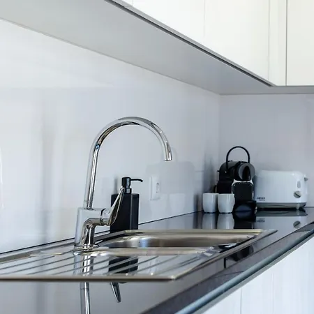 Apartment North Breeze - 2 Bedroom With Rooftop Pool