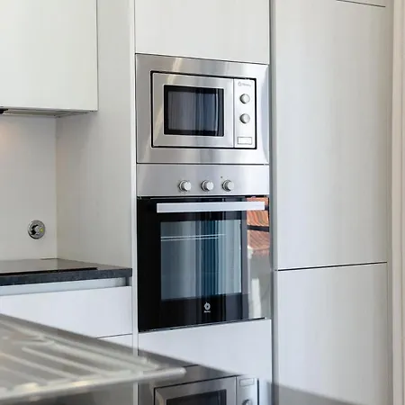 North Breeze - 2 Bedroom With Rooftop Pool *