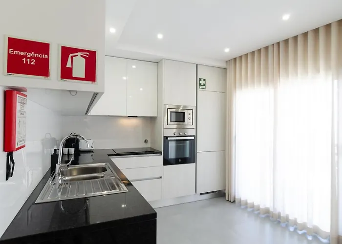 North Breeze - 2 Bedroom With Rooftop Pool