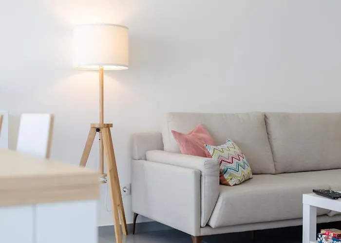 North Breeze - 2 Bedroom With Rooftop Pool